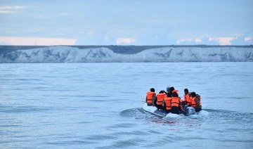 Nearly 1,000 migrants cross Channel Saturday: UK govt