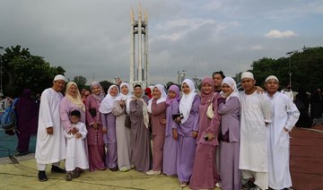 Thousands of Muslims gather to celebrate Eid across Philippines