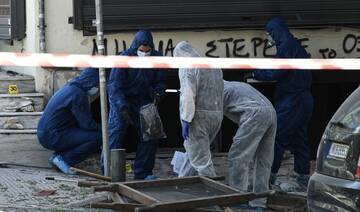 A strong bomb explosion targets a Greek prison guard’s home and wounds two