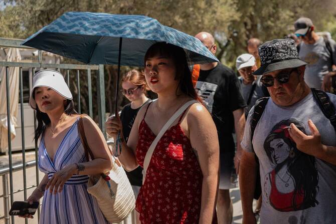 Greece mulls water-saving moves as heatwave intensifies