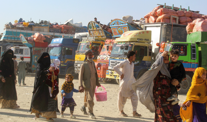 UNHCR urges Islamabad to allow Afghans with special protection needs to stay in Pakistan