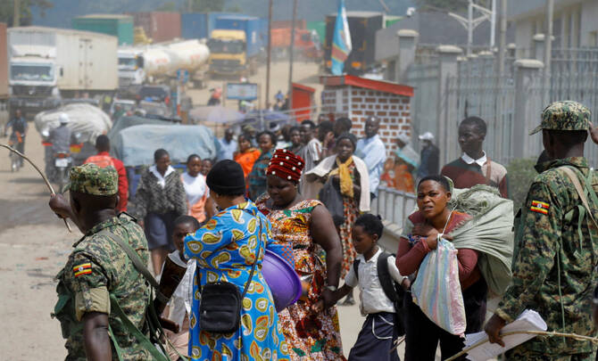 WHO experts want trials on potential Ebola vaccines, treatments