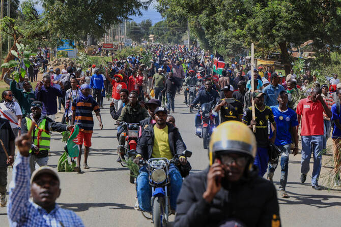 Hundreds of youths protest outside Kenya’s Ebola quarantine center for US citizens