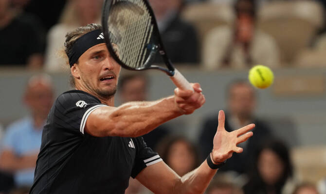 Zverev powers into French Open semis as Fonseca run ends
