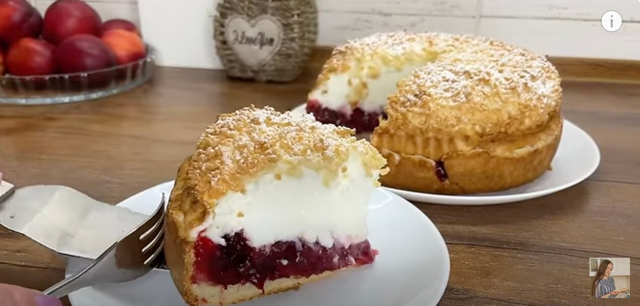 Cherry Bliss: A Sweet and Creamy Pie